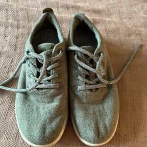 Wool Allbirds, sage green, size 8